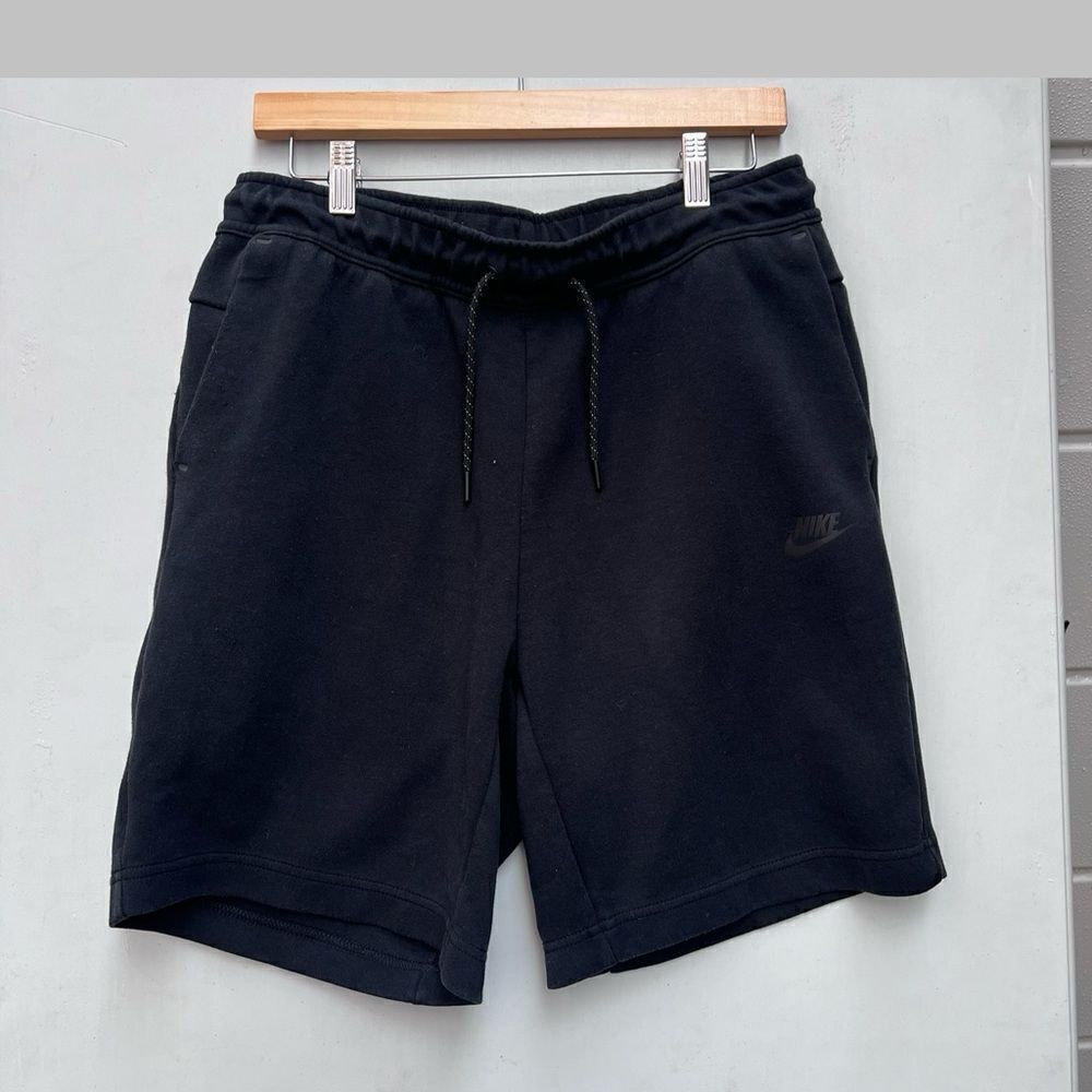 Nike Sportswear Tech Fleece 8"  Men’s Shorts Triple Black Sz Large